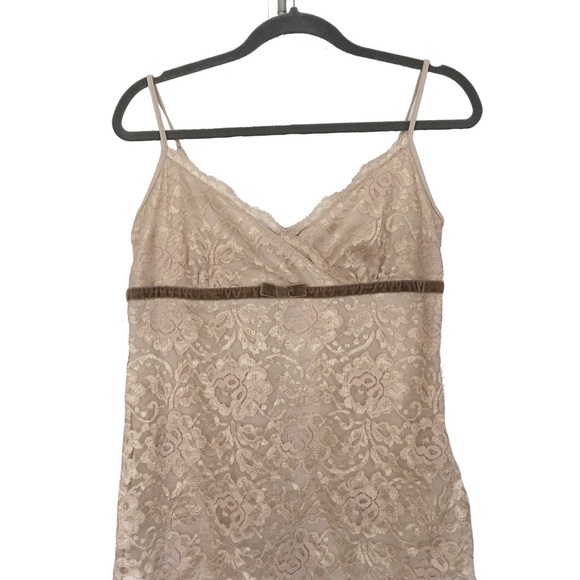 COPY - Lace Express tank - Picture 2 of 4